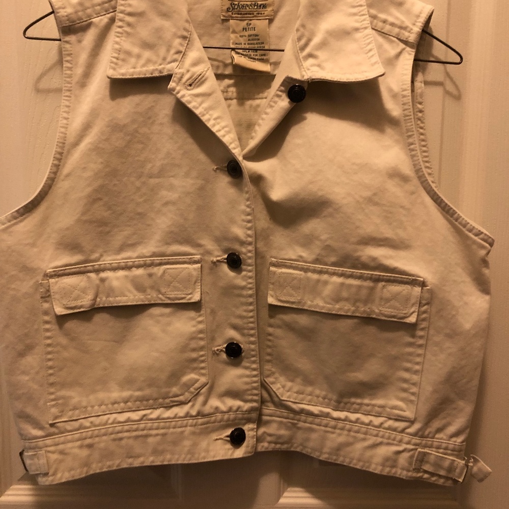 Vest small petite cream color like new